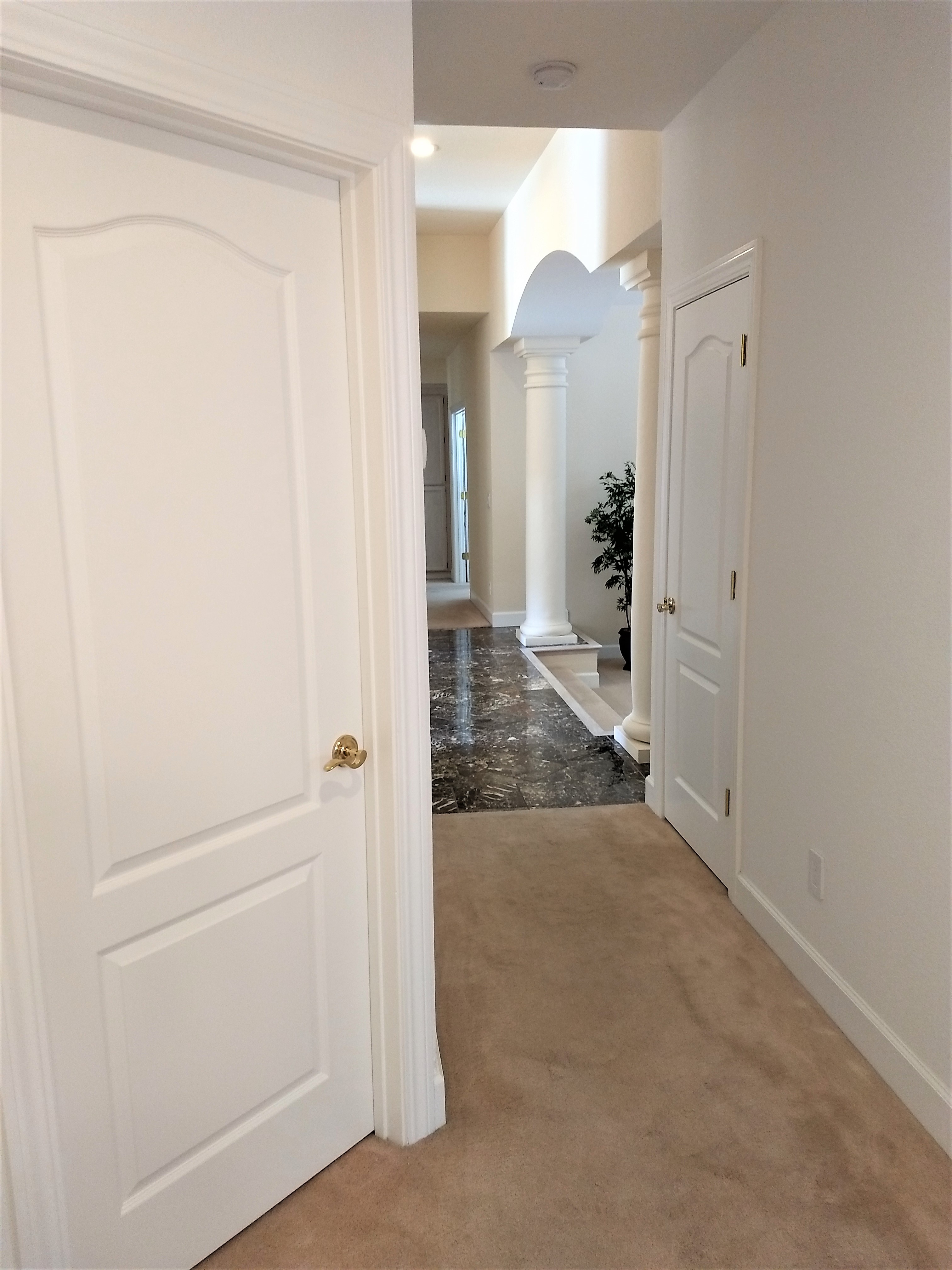 2pnl-princeton-style-interior-doors-hallway.jpg